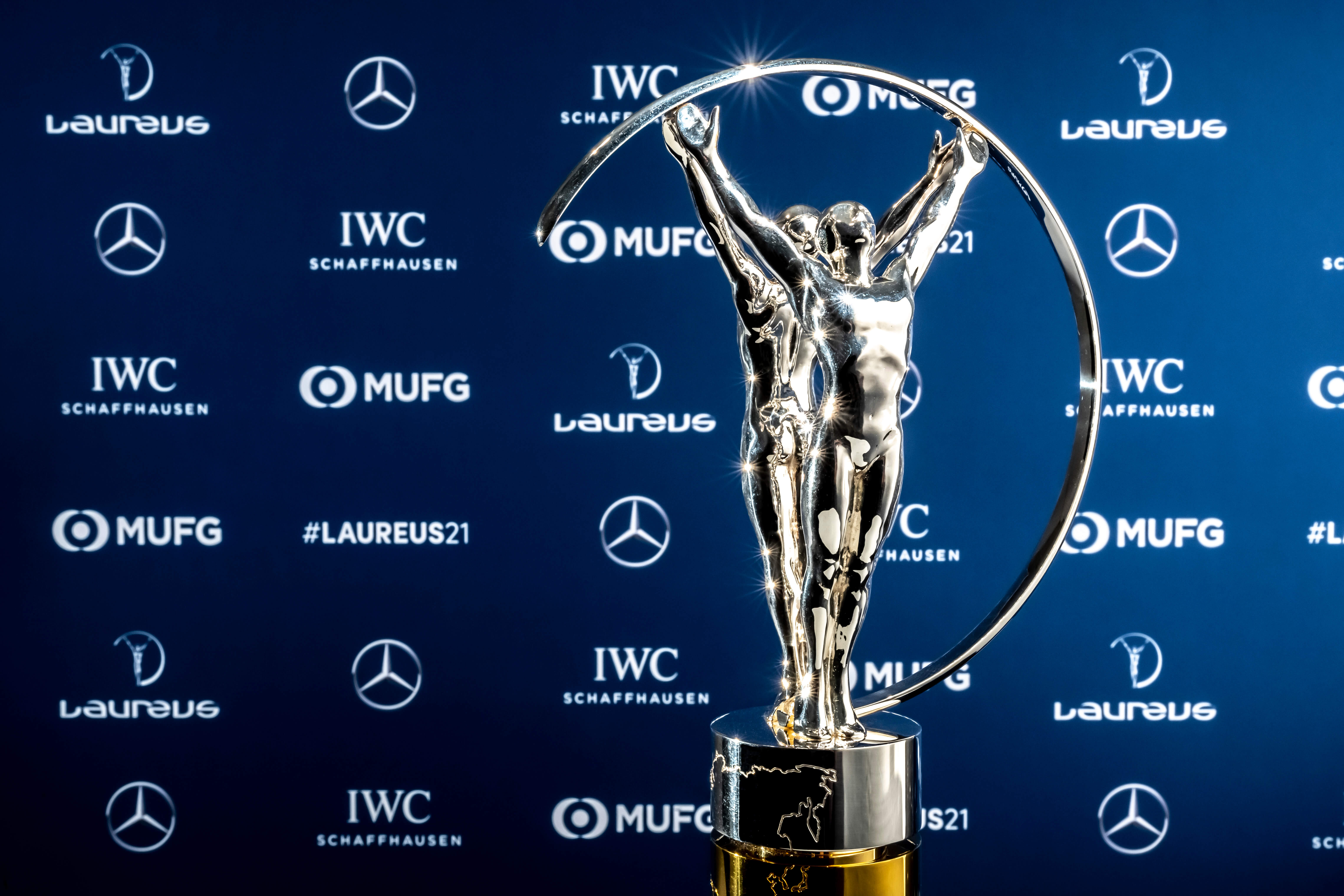 LAUREUS_STATUE002